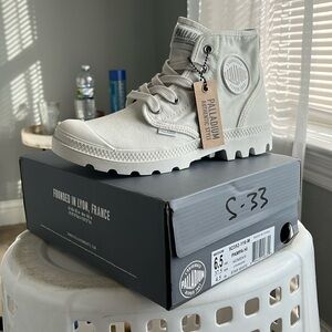 6.5 Brand New Palladium Star White Pampa Hi Boot